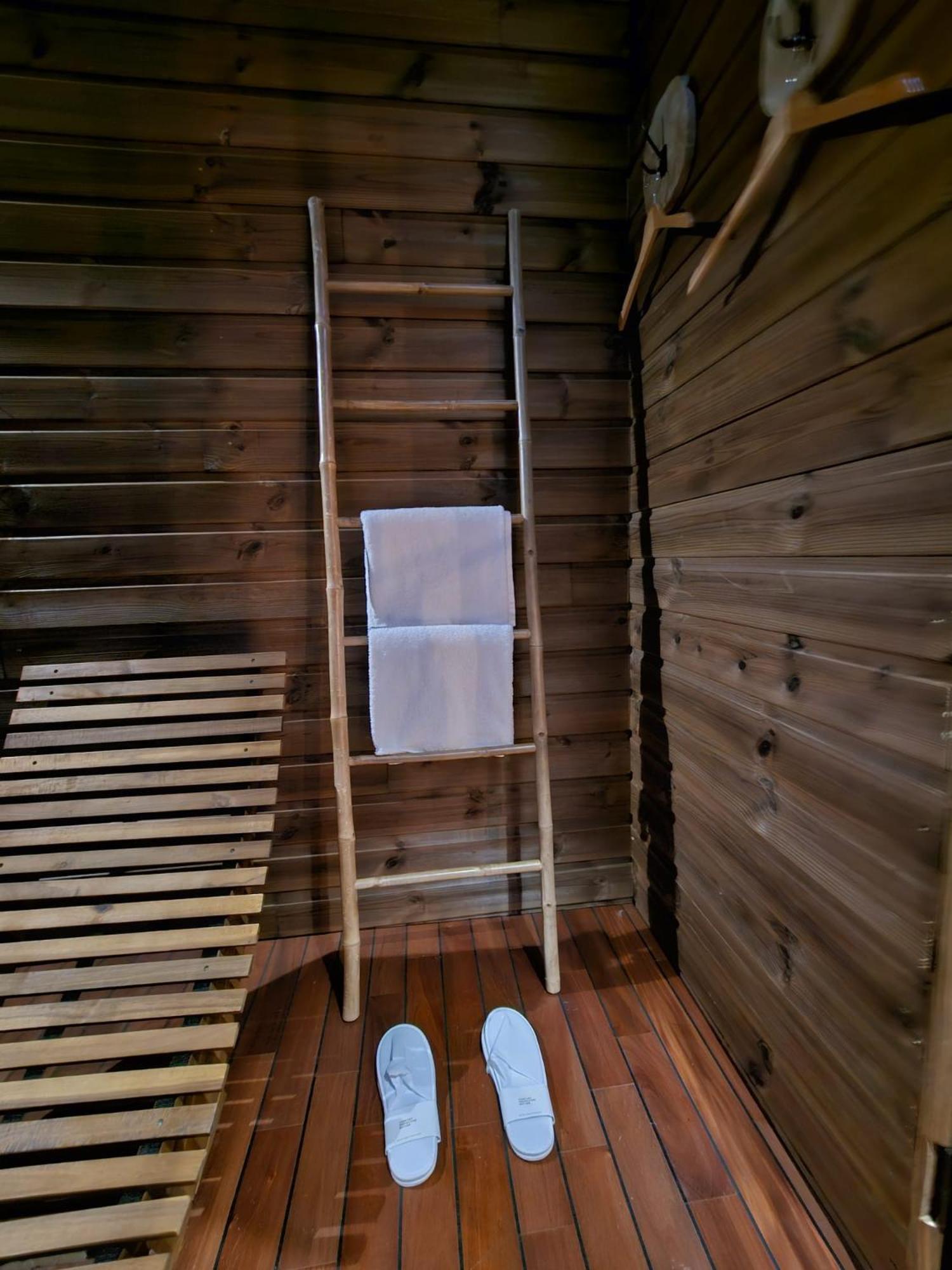 Le Chalet Loft Spa Calais Esterno foto